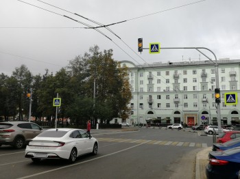 Новый светофор установили на площади Горького в Нижнем Новгороде