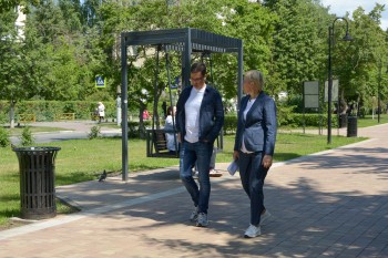 Глава Нижнего Новгорода Юрий Шалабаев по итогам инспекции поручил сделать парковку и тротуары у больницы №12