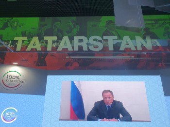 Полпред Президента РФ в ПФО Игорь Комаров принял участие в пленарном заседании &quot;100% Татарстан&quot;
