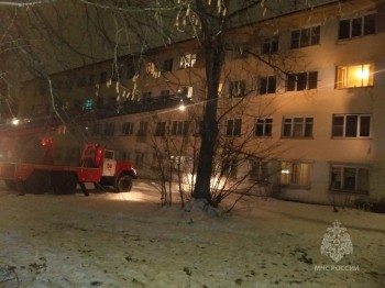 Более 30 человек эвакуировали из горящего общежития в Нижнем Новгороде