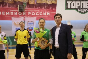Андрей Саносян вручил игрокам команды &quot;Норманочка&quot; медали &quot;В память 800-летия Нижнего Новгорода&quot;