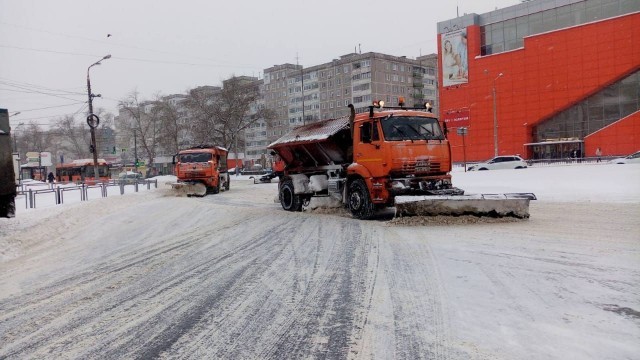 Около 370 единиц техники ликвидировали последствия снегопада в Нижнем Новгороде