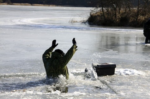 Рыбак провалился под лед в Городецком районе Нижегородской области утром 14 декабря
