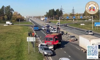 Трое пострадали в ДТП с участием 11 машин в Прикамье 