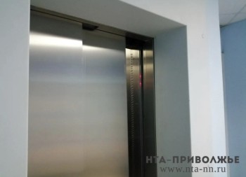 Двоих подростков спасли из кабины упавшего лифта с горячим паром в Уфе