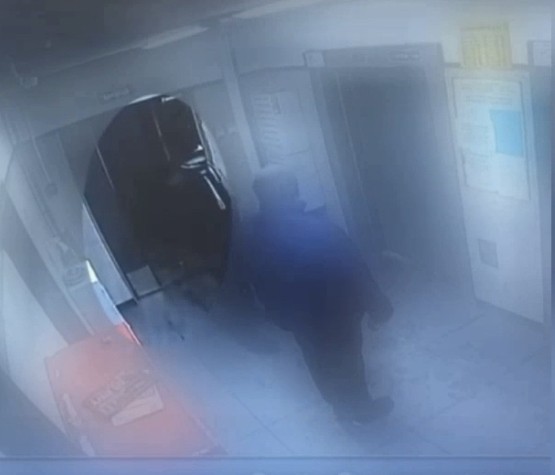 Сумку с 5 млн рублей вырвали у нижегородки в подъезде её дома
