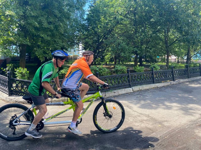 Велотренировка для людей с ограничениями здоровья по зрению прошла в Арзамасе в рамках марафона "Сила России"