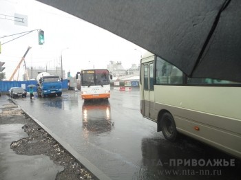 Водитель муниципального автобуса в Нижнем Новгороде сбил девушку на светофоре