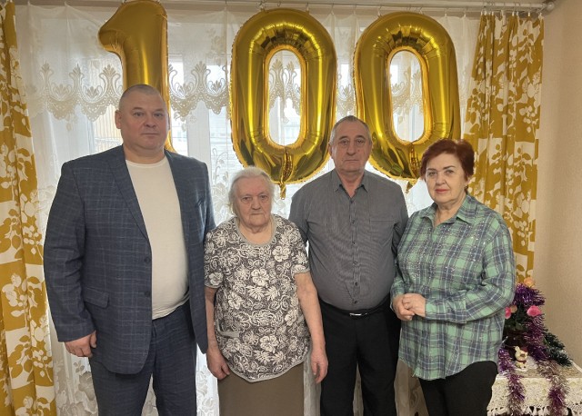 Нижегородской труженице тыла Нине Тарасовой исполнилось 100 лет