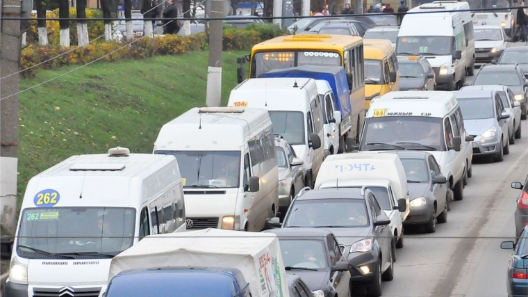 Аварийность с участием общественного транспорта за 8 месяцев 2015 года снизилась в Чебоксарах на треть