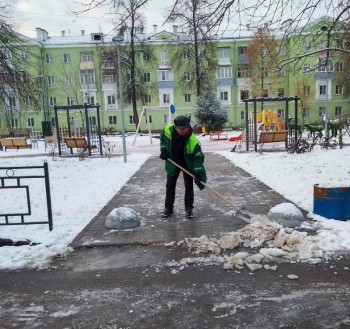 Общественные пространства и дворы Нижнего Новгорода приводят в порядок после снегопада