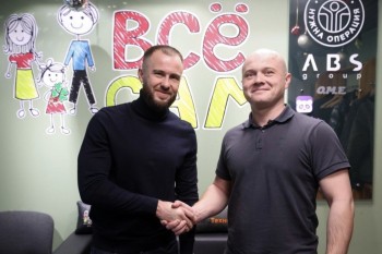 Арбитр Игорь Захаров выплатил компенсацию прохожему после конфликта в Казани