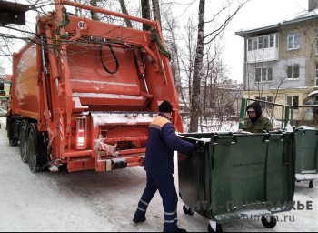 Роман Бусаргин прокомментировал ситуацию с вывозом мусора в Саратове
