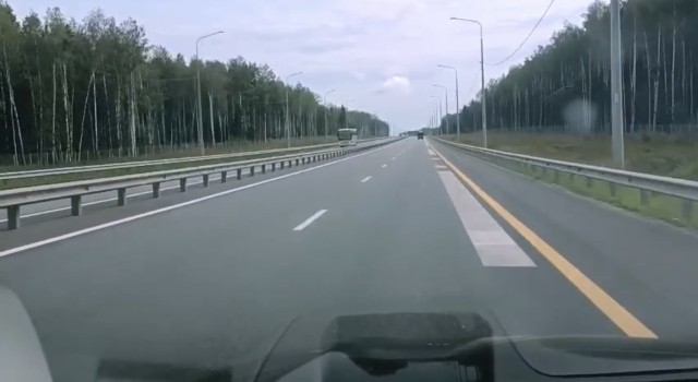 Музыкальную разметку с "Калинкой-Малинкой" нанесли на М-12 Москва - Казань