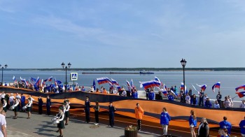 300-метровую Георгиевскую ленту развернули в Чебоксарах в День России 300-метровую Георгиевскую ленту развернули в Чебоксарах в День России