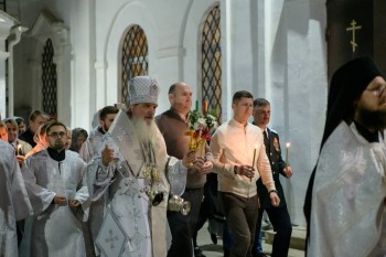 Евгений Солнцев встретил Пасху в Никольском кафедральном соборе Оренбурга