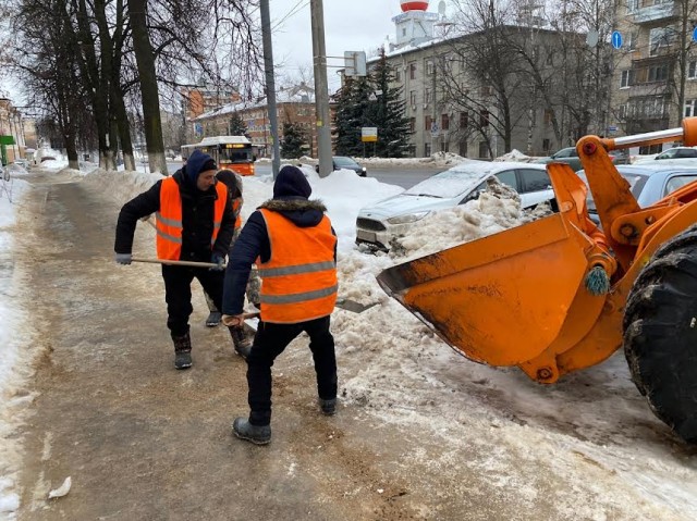 Дорожники Нижнего Новгорода усилили работу из-за предстоящего снегопада