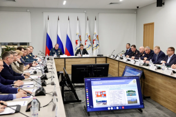 Вопросы безопасности новогодних мероприятий обсудили в КЧС региона