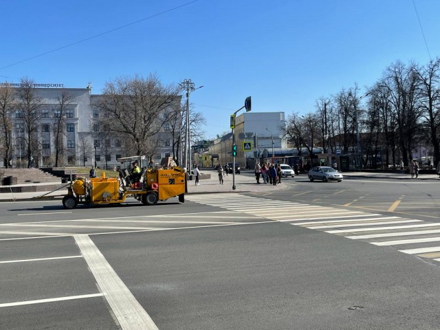 Дорожную разметку начали наносить в Нижнем Новгороде Дорожную разметку начали наносить в Нижнем Новгороде