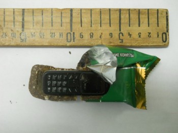 Спрятанный в конфете мобильный телефон пытались передать в нижегородский СИЗО