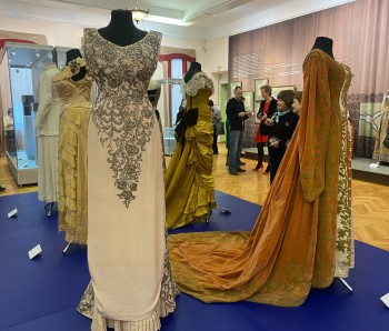 НГИАМЗ предоставил около 30 предметов из своих фондов для выставки о модельере Надежде Ламановой в Екатеринбурге