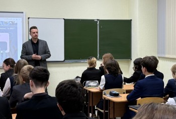 Школьникам Нижнего Новгорода рассказали о дипфейках на уроке по цифровой грамотности
