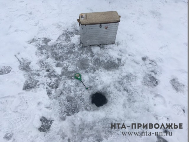 Льдина с 20 рыбаками оторвалась в затоне в Заволжье Нижегородской области 