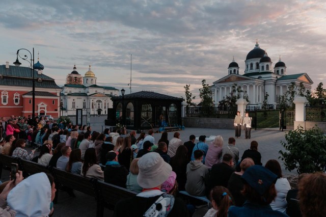 Более 1500 зрителей побывало на показах театрального фестиваля «Из области» в Арзамасе