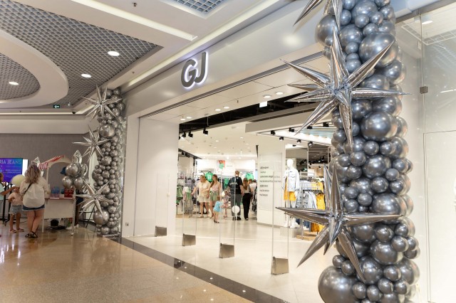 Новый просторный магазин Gloria Jeans открылся в торгово-развлекательном комплексе "НЕБО"