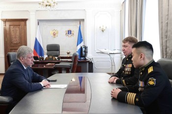 Атомный подводный ракетный крейсер "Ульяновск" готовят к спуску на воду