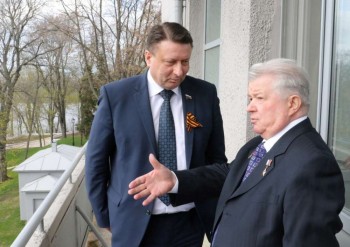 Председатель Думы Нижнего Новгорода Олег Лавричев встретился с военным летчиком Алексеем Новиковым