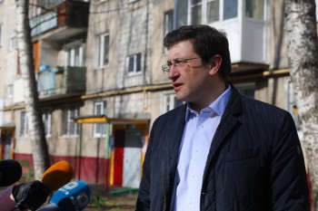 Глеб Никитин проверил работу по дезинфекции подъездов и придомовой территории в Автозаводском районе Нижнего Новгорода