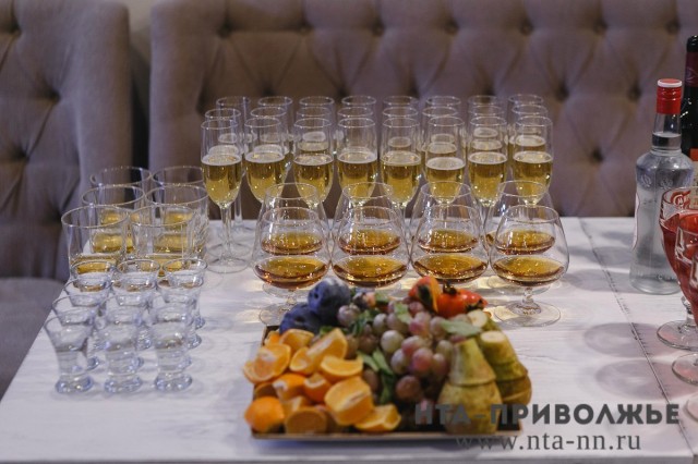 Более 1,3 тыс. единиц алкогольной продукции изъято из незаконного оборота по итогам рейдов нижегородского Минпрома за год