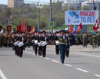 Парад сводного полка подразделений Чебоксарского гарнизона и военной техники, посвященный 70-летию Великой Победы, прошел на Красной площади в Чебоксарах
