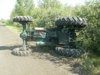 Водитель трактора погиб в результате опрокидывания в овраг в Нижегородской области 