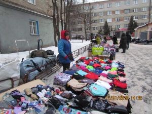 Рейды по выявлению мест несанкционированной торговли проводятся в Ленинском р-не Чебоксар Рейды по выявлению мест несанкционированной торговли проводятся в Ленинском р-не Чебоксар