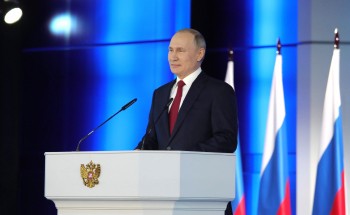 Владимир Путин в послании Федеральному собранию РФ предложил изменить конституцию и анонсировал новые меры поддержки российских семей