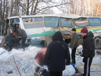 Дополнено: В Нижегородской области в результате столкновения автобуса и грузовика два человека погибли, восемь получили ранения