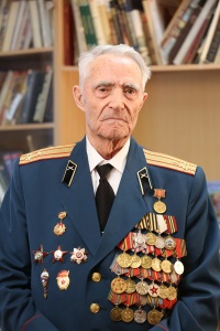 Олег Кондрашов поздравил с 90-летием ветерана Великой Отечественный войны Ивана Воронина