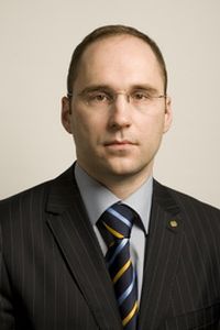 "Как средство политической борьбы срыв заседания – мера весьма радикальная и применять ее необходимо в крайних случаях", - Александр Шаронов
