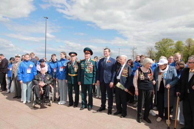 Церемония возложения цветов к Вечному огню состоялась в Нижнем Новгороде