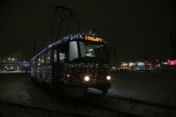 Новогодние трамваи начали курсировать по нижегородским маршрутам