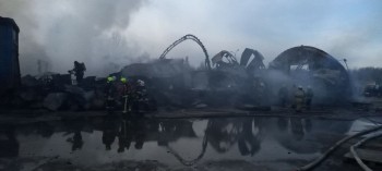 Обрушение ангара произошло при пожаре в Автозаводском районе Нижнего Новгорода (ВИДЕО)