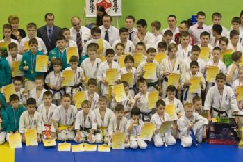 Нижегородцы в Марий Эл завоевали 9 золотых медалей на турнире по киокусинкай каратэ