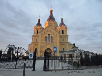 Митрополит Георгий возглавит ночное пасхальное богослужение в Александро-Невском кафедральном соборе