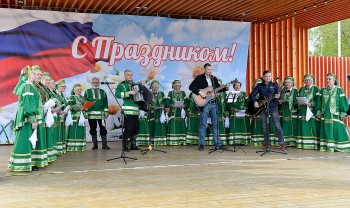 Молодежный совет АПЗ организовал концерт "Связь поколений в честь 65-летия завода
