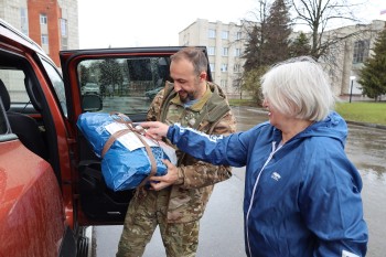Активисты кстовской "первички" "ЕР" передали маскировочные сети на СВО