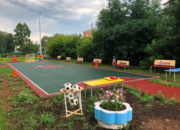 Новую спортивную площадку открыли в поселке Ждановский Нижегородской области при поддержке ЛУКОЙЛа