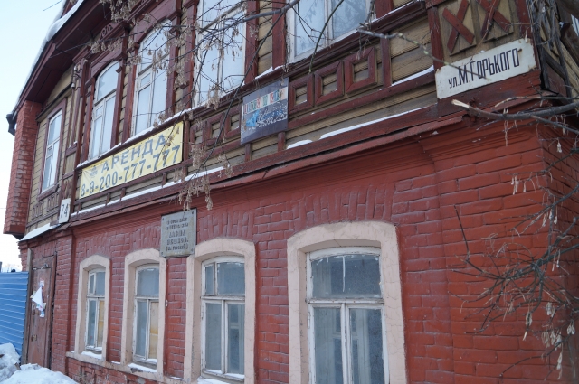 Только фасад остался от дома в Нижнем Новгороде, где жил "в людях" Максим Горький