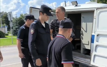 Похитившего детей за мандарины предпринимателя арестовали в Чувашии Похитившего детей за мандарины предпринимателя арестовали в Чувашии